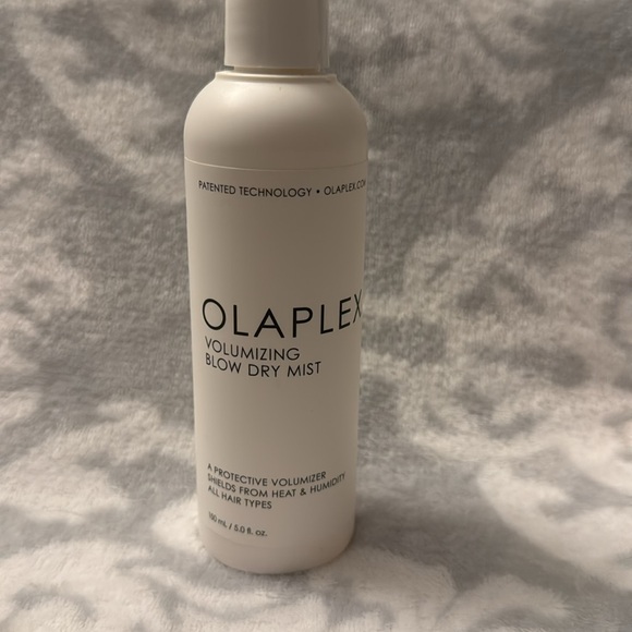 Olaplex Volumizing Blow Dry Mist and No.4 Shampoo Set - Picture 4 of 6